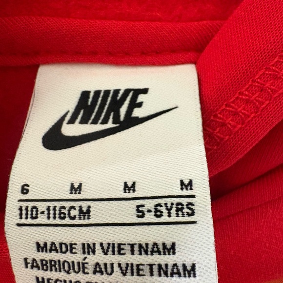 Boys NWT Size 6 Nike Vibrant Red and Black 2-Piece Set - Picture 5 of 6